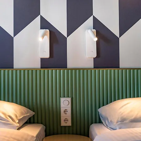Tourist Inn Hotel Amsterdam-3