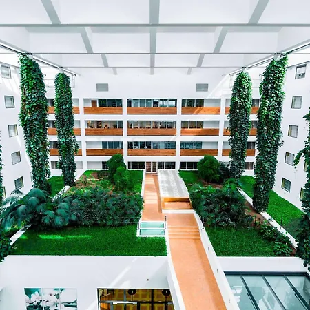 Courtyard By Marriott Prague Airport-3