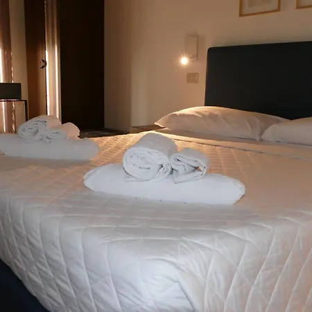 Hotel Spring-2