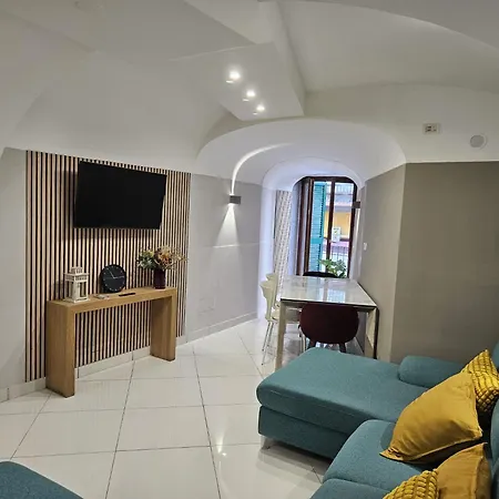 Mergellina Luxury Rooms-3