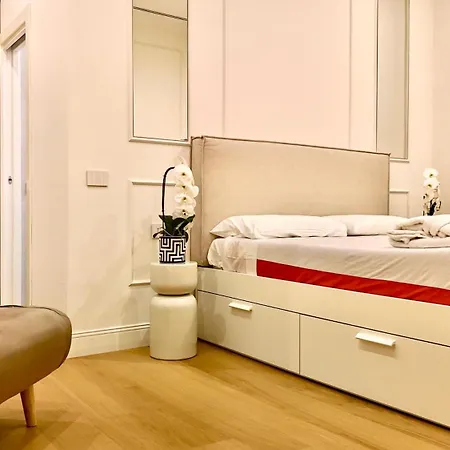 Raffaella Home-2