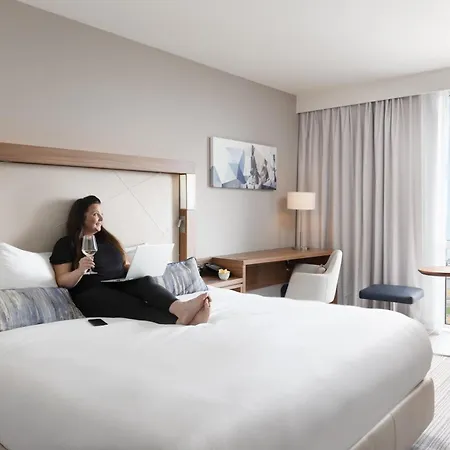 Courtyard By Marriott London City Airport-3