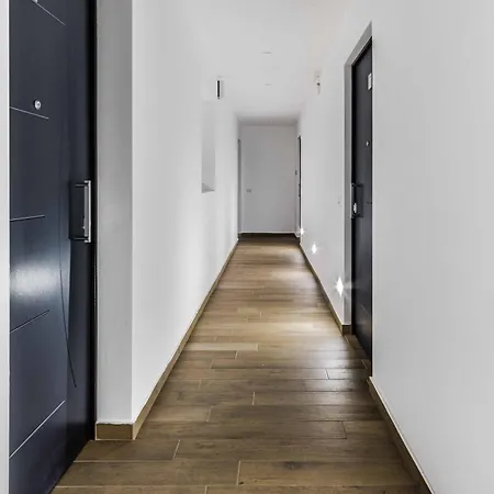 La Perla Rooms-2