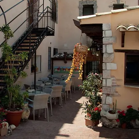 Seven Rooms-2