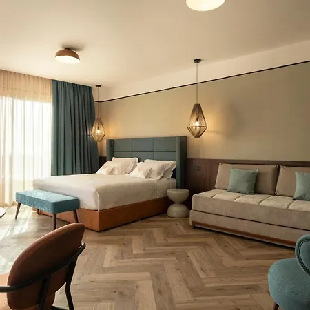 Visionair Suites & Spa-2
