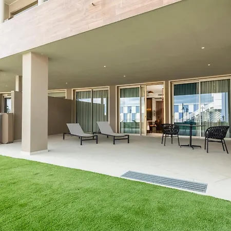 Visionair Suites & Spa-3