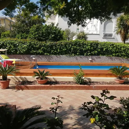 Summer Colors Rooms & Apartments-2