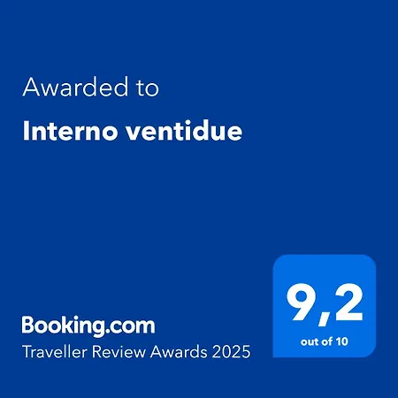 Interno ventidue-3