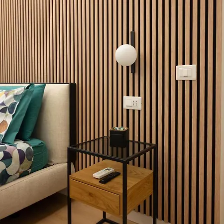 Suite 33-2