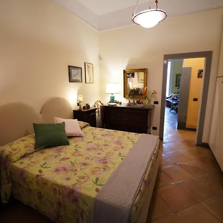 Casa Chiaia Suor Orsola-3