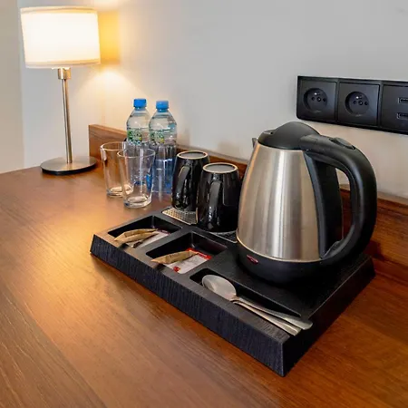 Hit Hotel-2