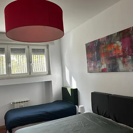 Bam Bam Tiburtina Guesthouse-2
