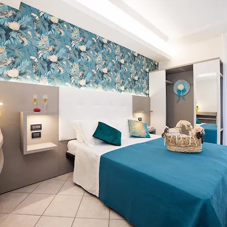 Viva Beach Hotel - 20M From The Beach & Large Breakfast-2