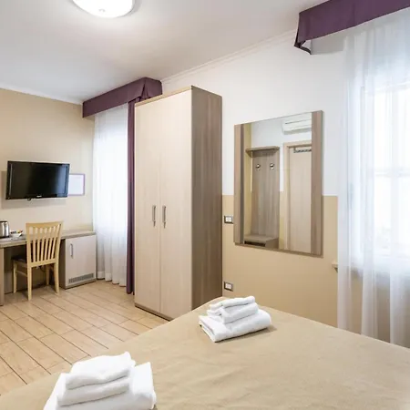 Hotiday Room Collection - Roma Barberini-2