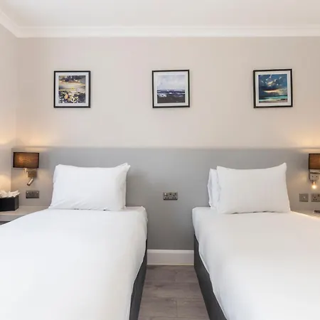 MARINA HOTEL London-3