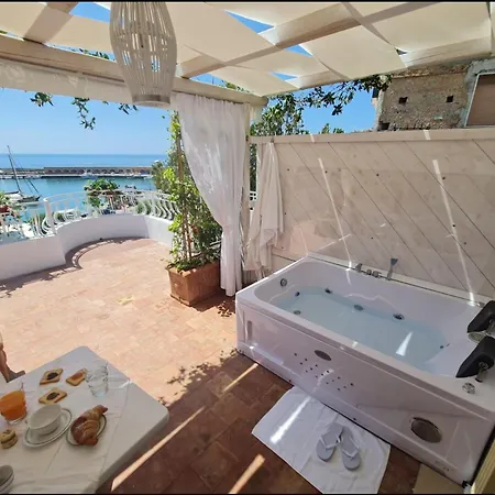 Luxury B&B Suite Jacuzzi Villa Filomena-2