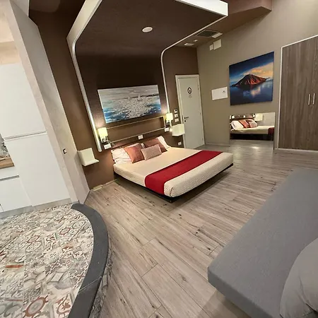 Th Luxury Rooms & Apartment-3