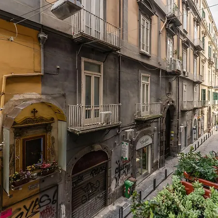 Caravita Rooms-3