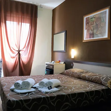 Hotel Canasta-3