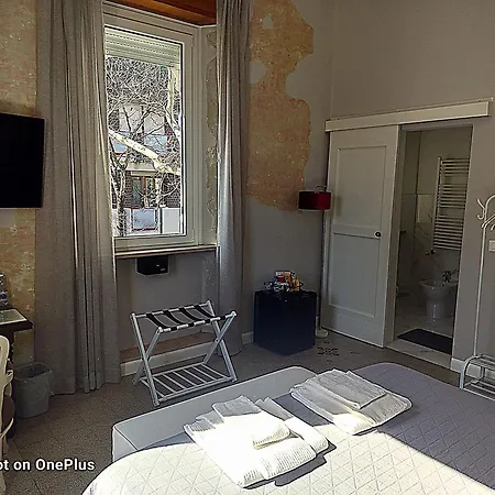 B&B Suite 44-2