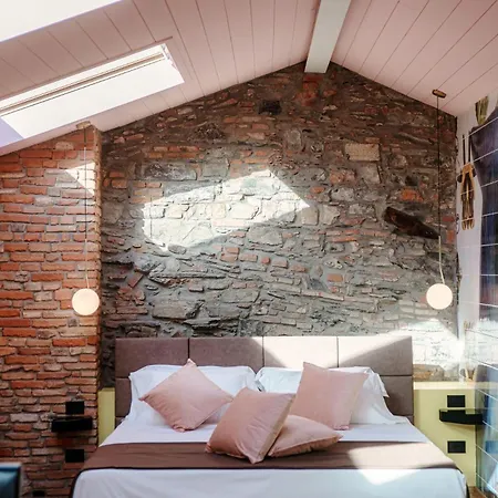 Aurum - Como Luxury Suites-2