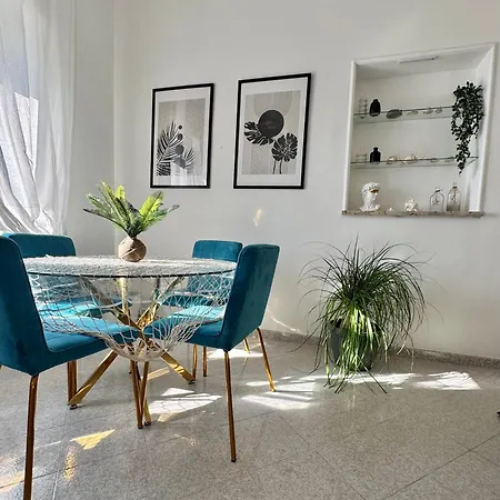 A Due Passi dal Mare B&B-3