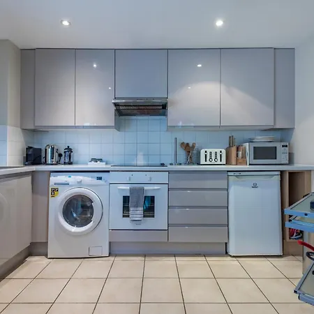 Battersea Power Station Apartment-2