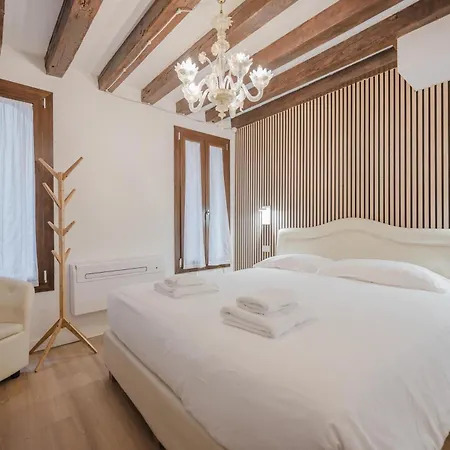 Rialto Suite 707-3