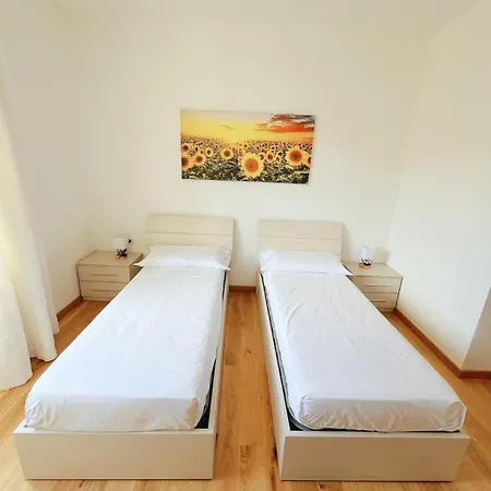 Seveso Milan Central Rooms-3