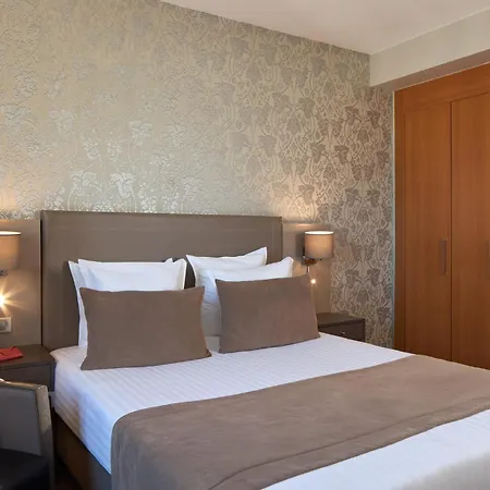 Timhotel Opéra Blanche Fontaine-3