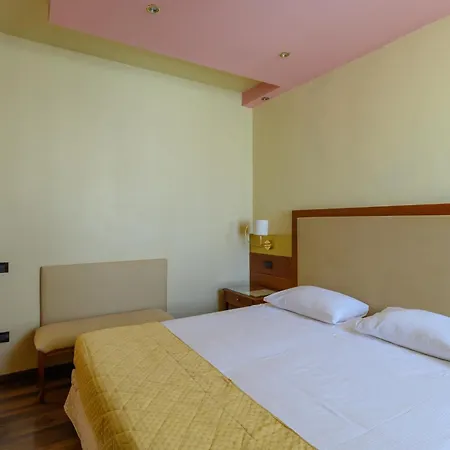 Diamantino Town House-3