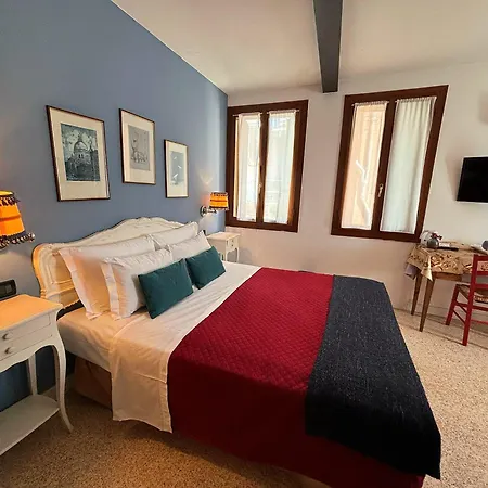 V Nice Rooms-3