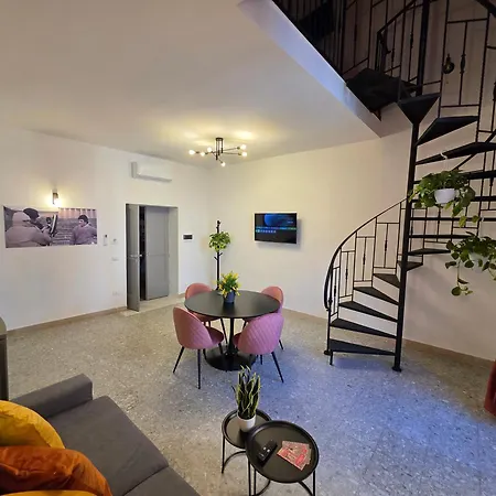 Napoli Movie Apartments-3