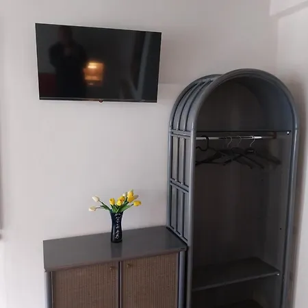 Le Rocce Holiday Rooms-2