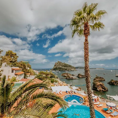 Strand Hotel Delfini-3