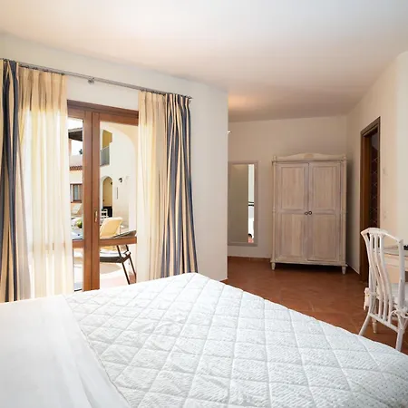 Hotel Monti Di Mola-3