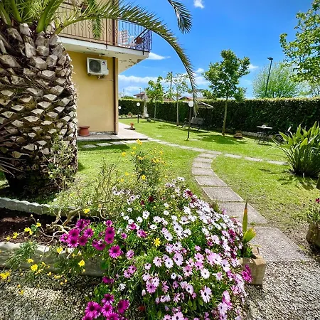 Bed&Breakfast Villa Lorena-2