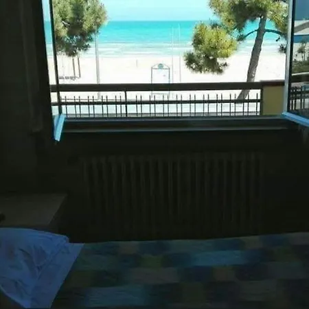 hotel cri cri - fronte spiaggia-2