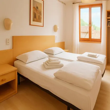 Hotel Modena Old Town-3