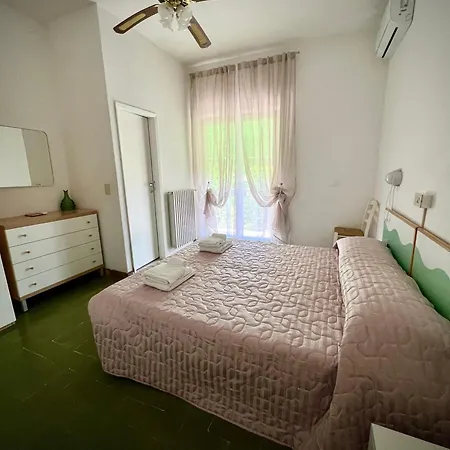 Bed&Breakfast Villa Lorena-3