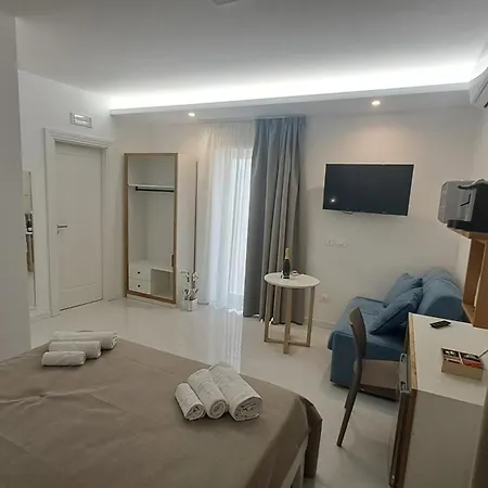 Diamond Rooms Tropea-2