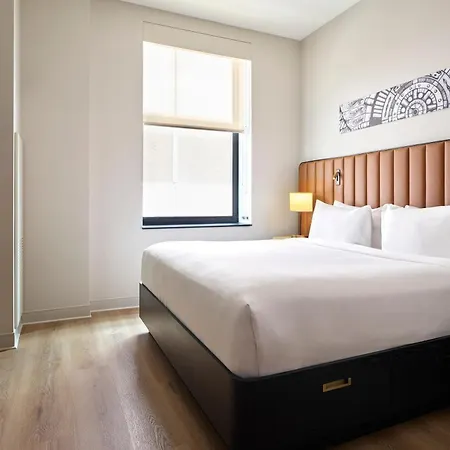 Arlo Chicago-3