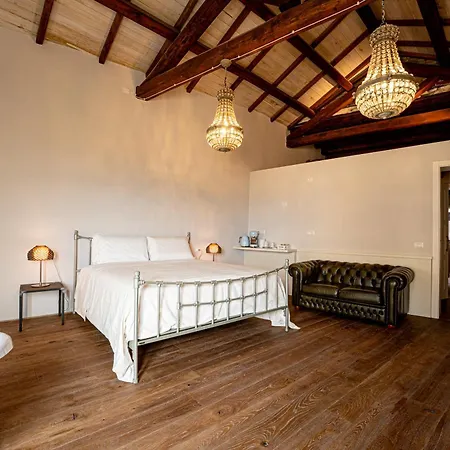 Hotel D H Lawrence-2