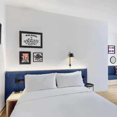 Hampton By Hilton Venice Isola Nuova-3