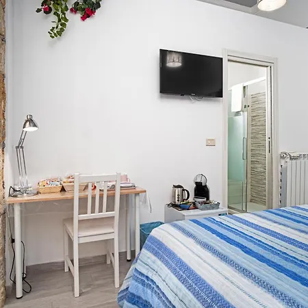 Garden House: Apartments And Rooms For Holidays-2