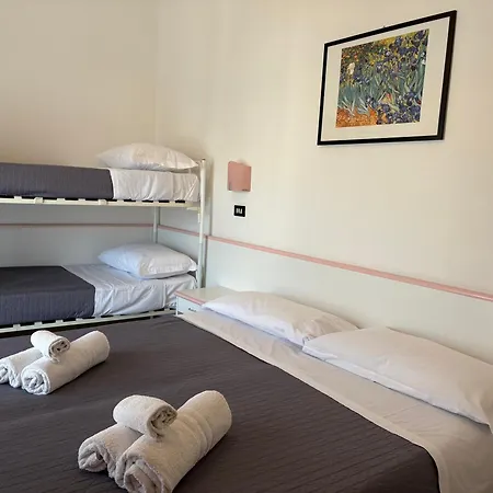 Hotel Rosy-3
