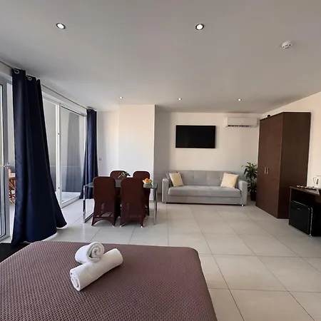 Magnolia Guesthouse St Julians-3