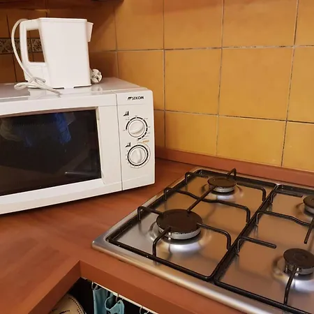 Goldencube Guest House-2