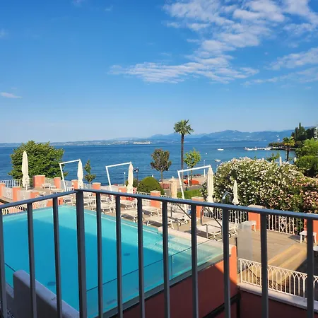Hotel Alla Riviera Lake View-3