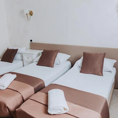 Bee Queen Hotel-3